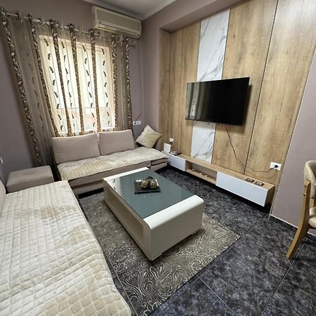 Midtown Cozy Apartment ティラナ エクステリア 写真