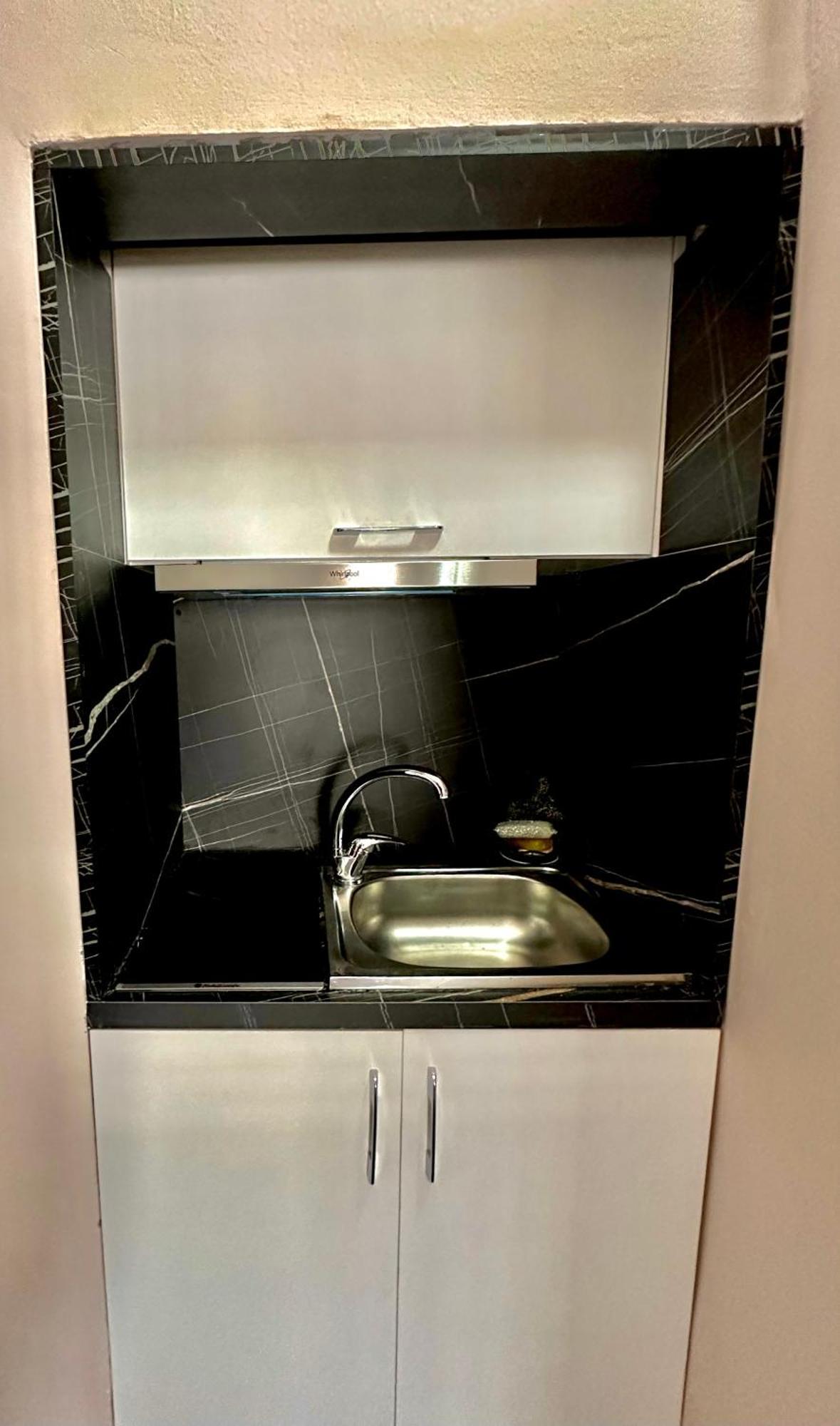 Midtown Cozy Apartment ティラナ エクステリア 写真