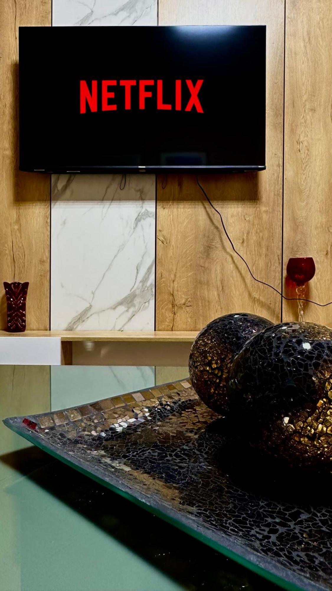 Midtown Cozy Apartment ティラナ エクステリア 写真